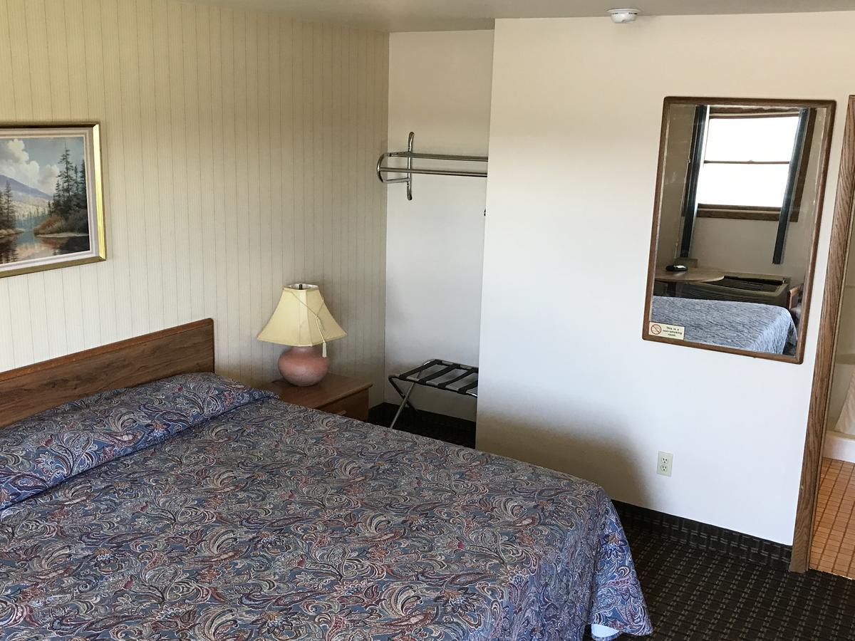 Exxon Quik Stop & Motel Wausaukee Екстер'єр фото