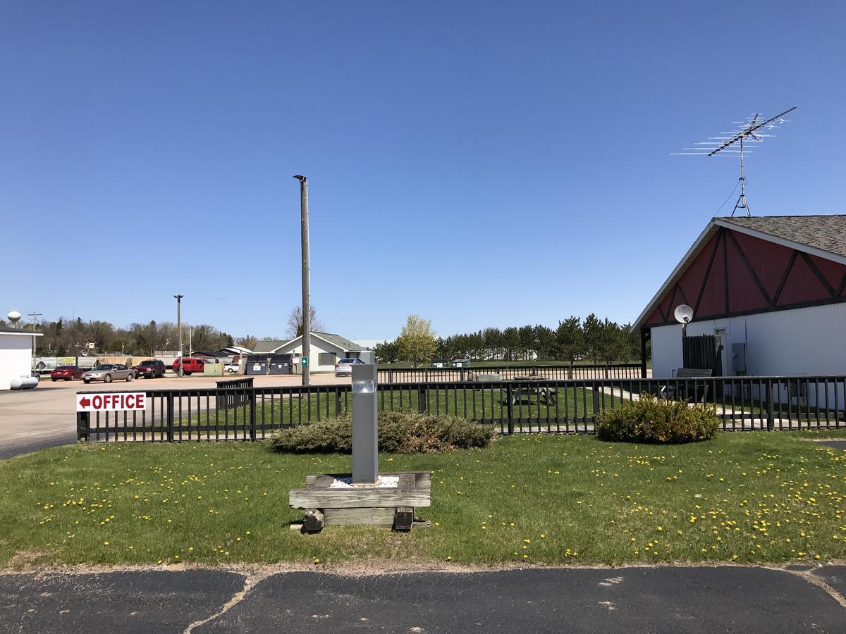 Exxon Quik Stop & Motel Wausaukee Екстер'єр фото