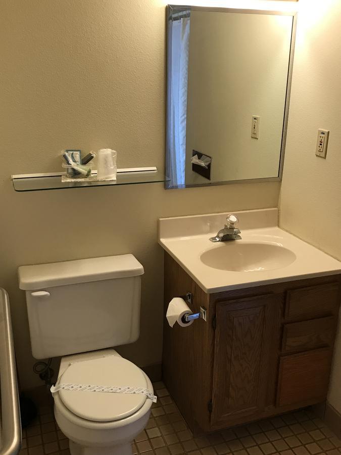 Exxon Quik Stop & Motel Wausaukee Екстер'єр фото