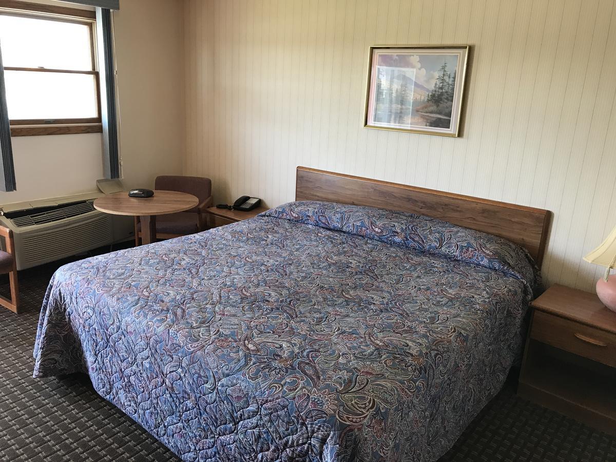 Exxon Quik Stop & Motel Wausaukee Екстер'єр фото