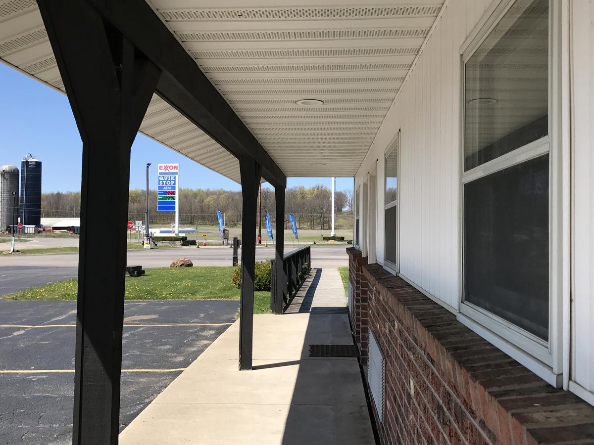 Exxon Quik Stop & Motel Wausaukee Екстер'єр фото