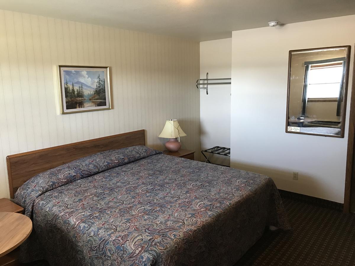Exxon Quik Stop & Motel Wausaukee Екстер'єр фото
