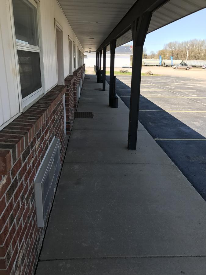 Exxon Quik Stop & Motel Wausaukee Екстер'єр фото