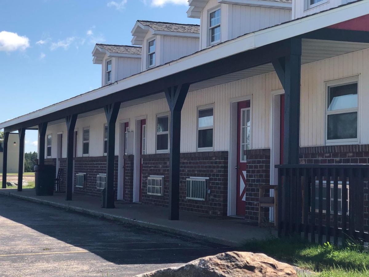 Exxon Quik Stop & Motel Wausaukee Екстер'єр фото